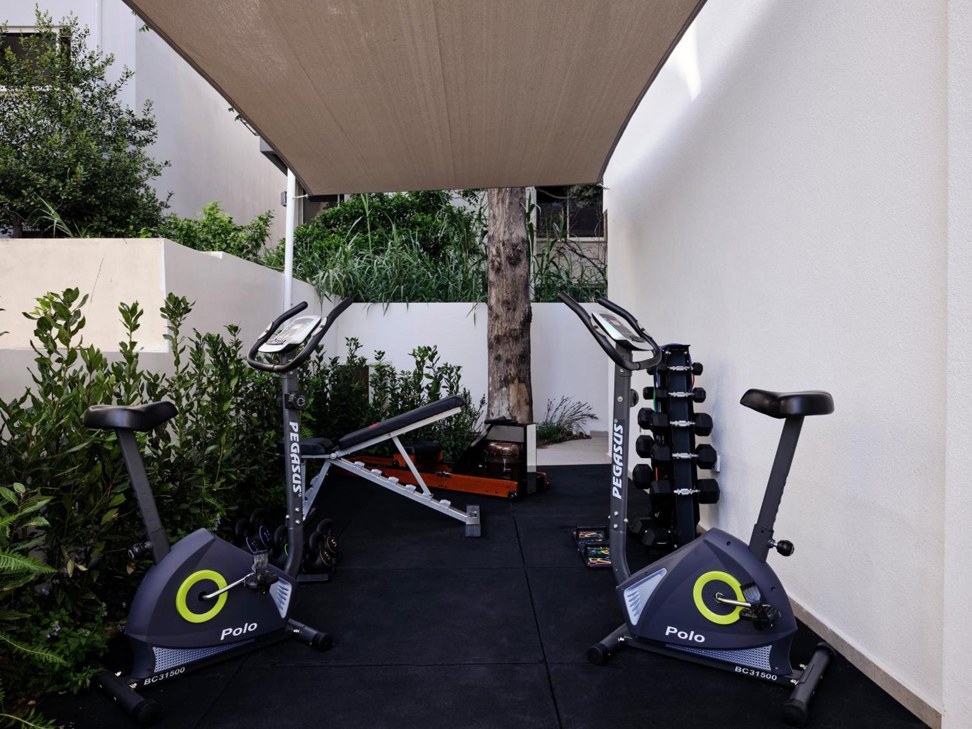 Bond Smart Living Suites Атина Екстериор снимка
