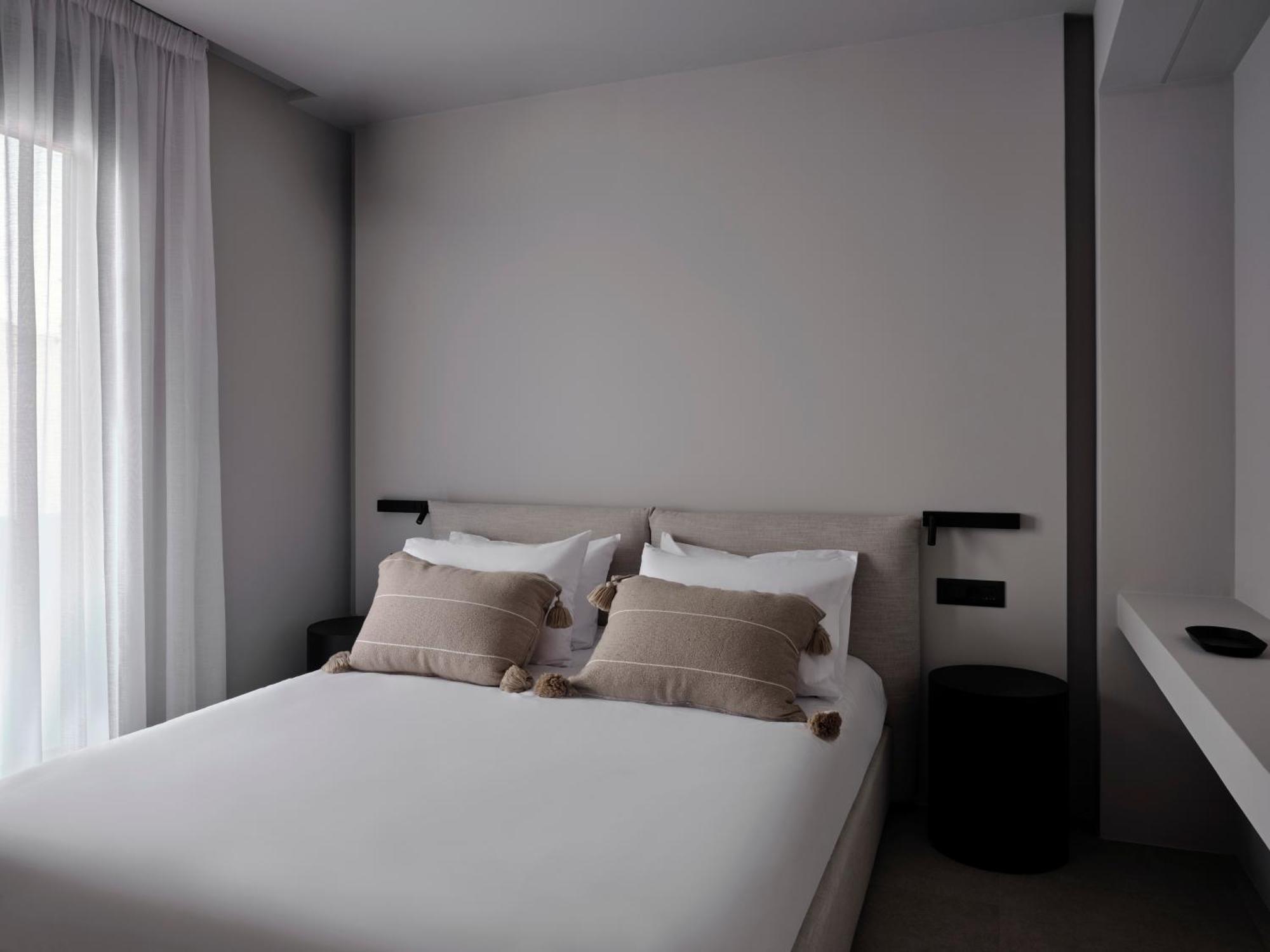Bond Smart Living Suites Атина Екстериор снимка