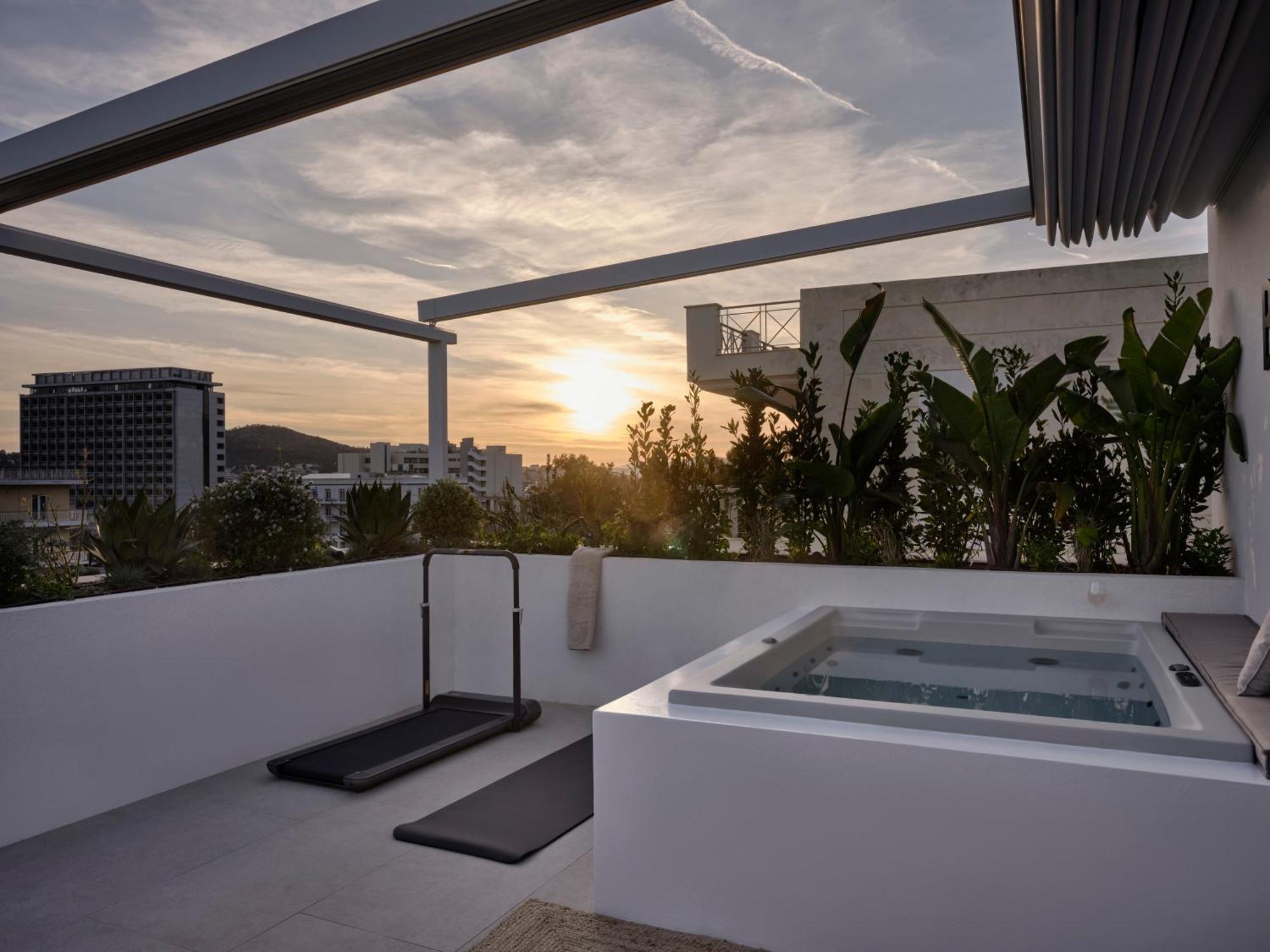 Bond Smart Living Suites Атина Екстериор снимка