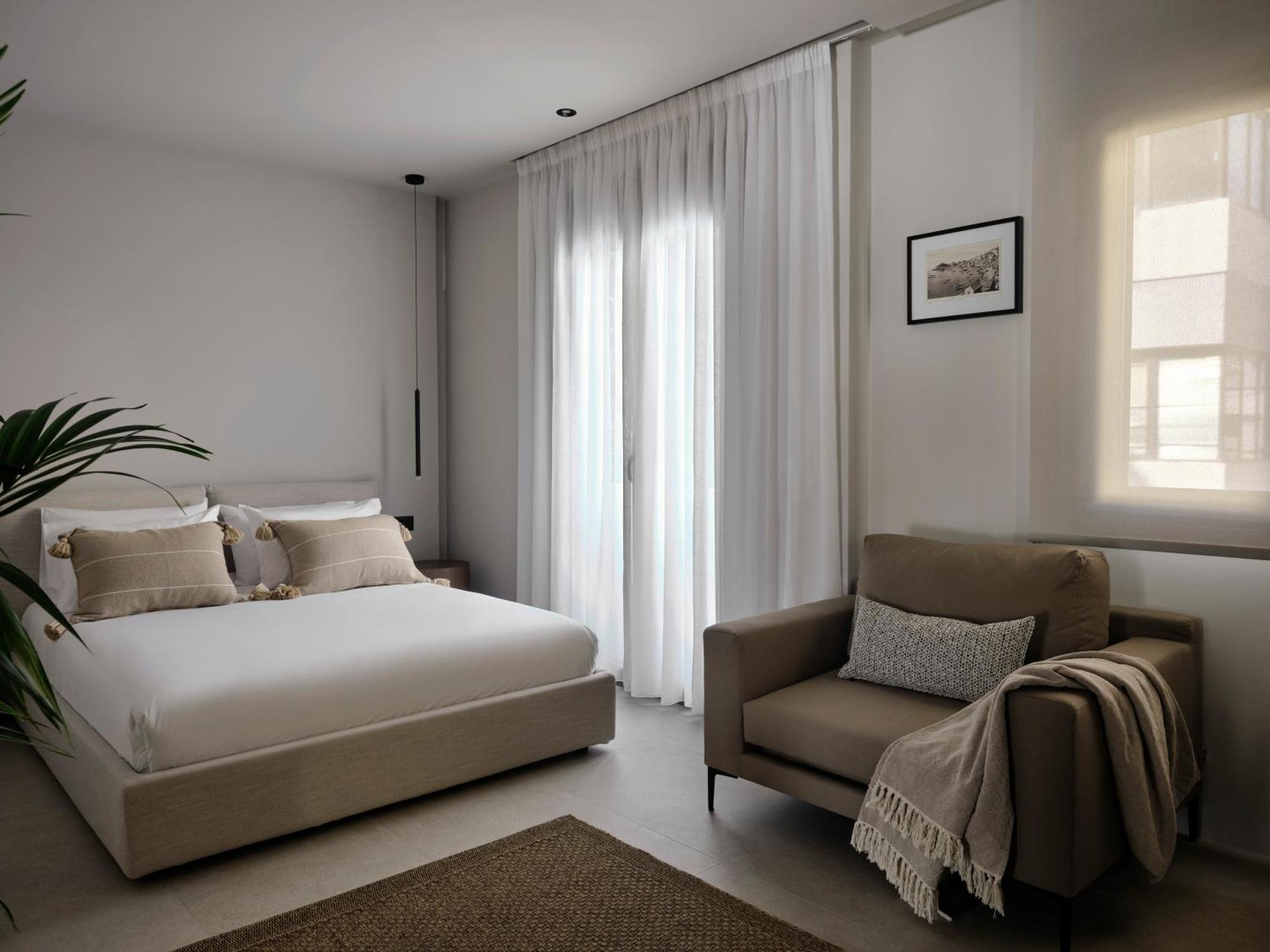Bond Smart Living Suites Атина Екстериор снимка